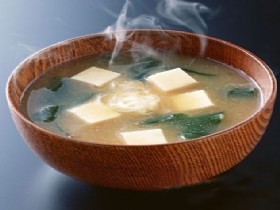 新妈妈坐月子饮食的宜与忌